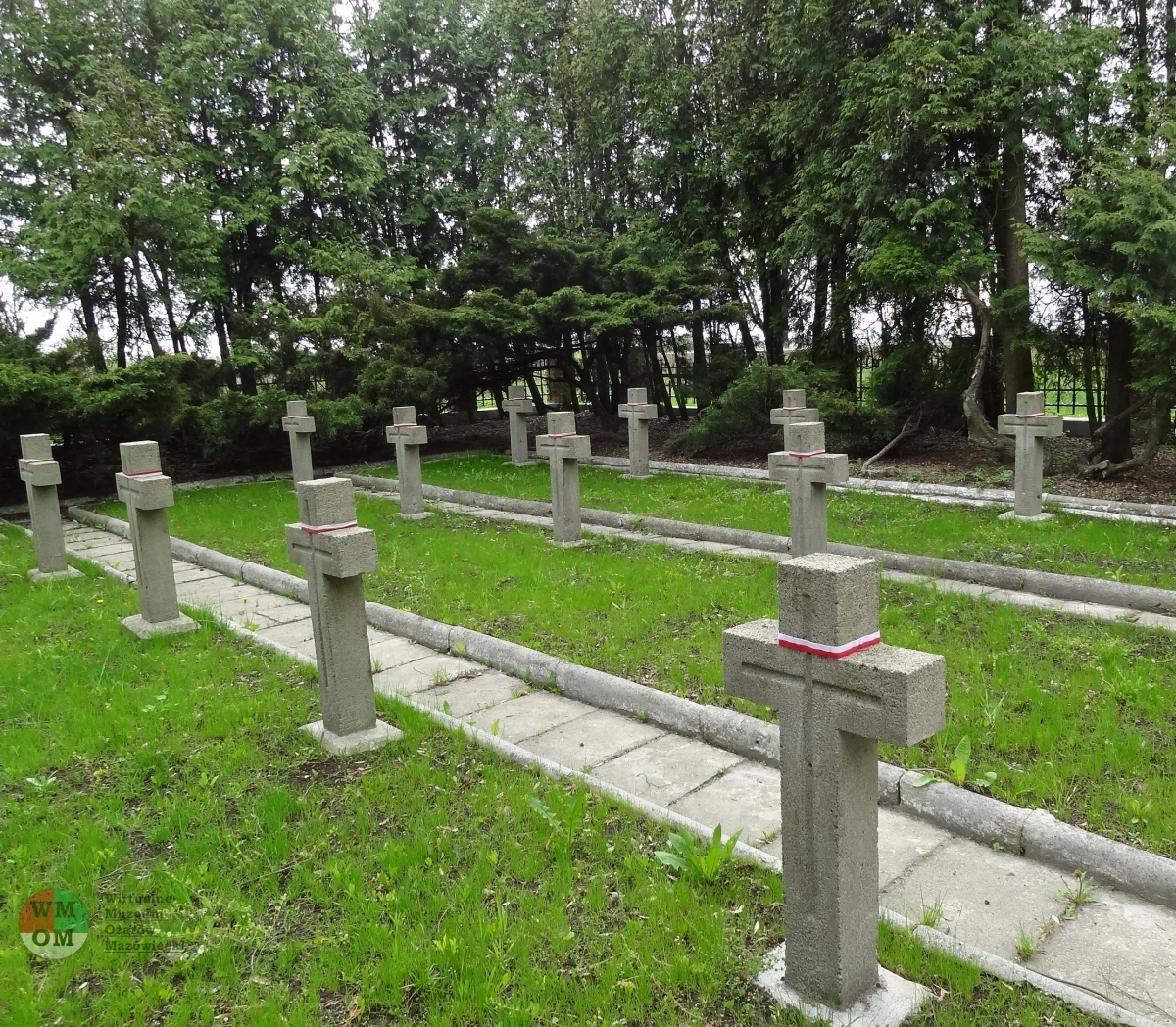 08-DSC03514-Pilaszkow-cmentarz-wojenny
