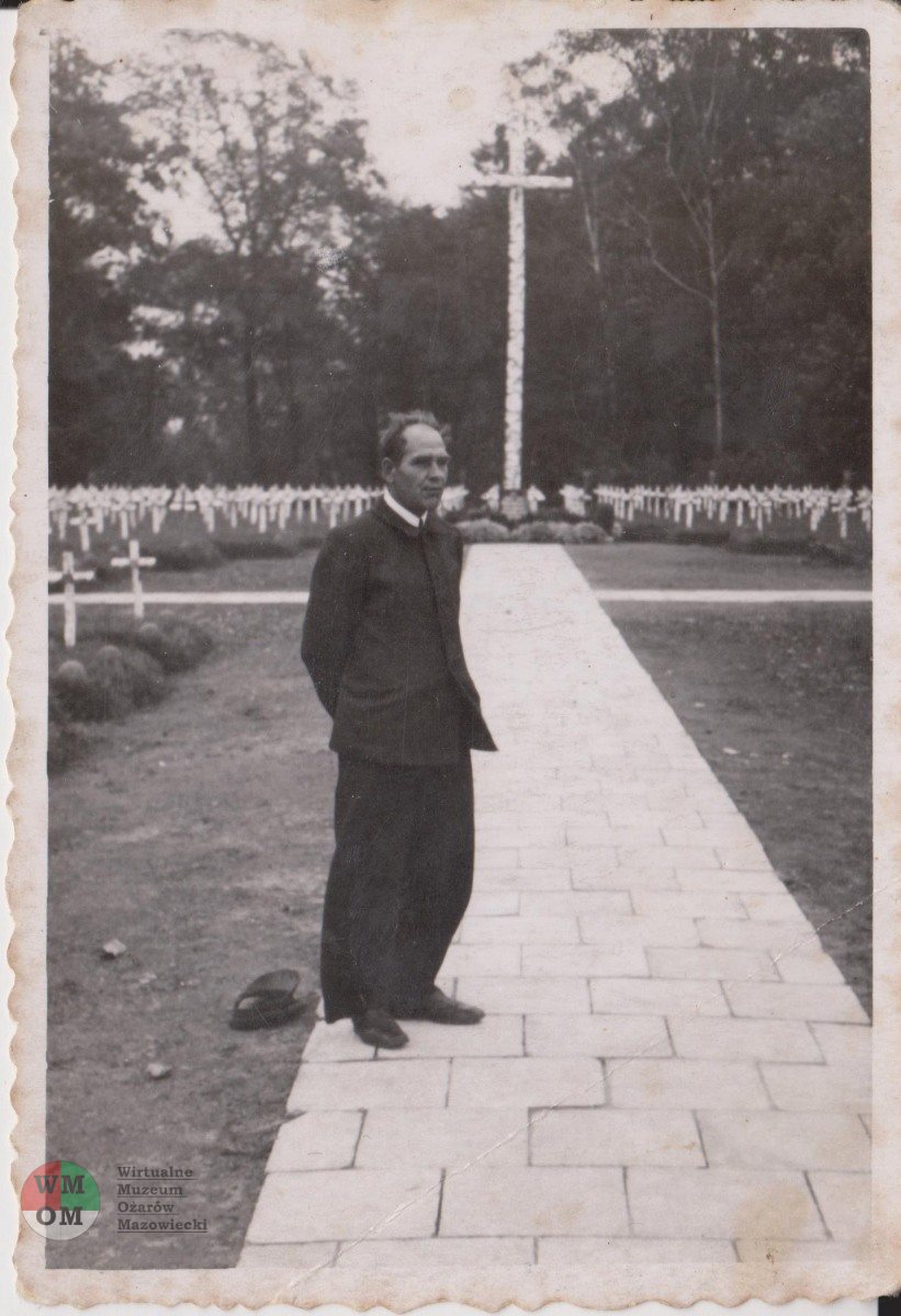 Jan-Skalski-na-cmentarzu-wojennym