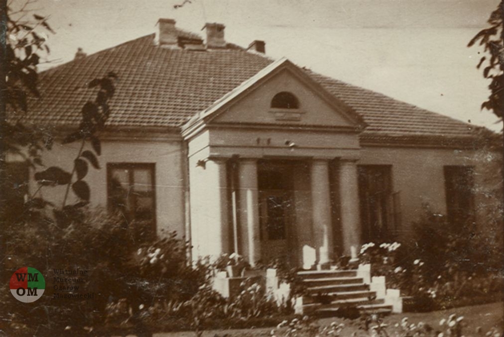 Dom Sióstr Urszulanek SJK po przekazaniu go urszulankom w 1932 roku przez siostry Helenę i Jadwigę Siemieńskie. Ze zbiorów s. Urszulanek SJK