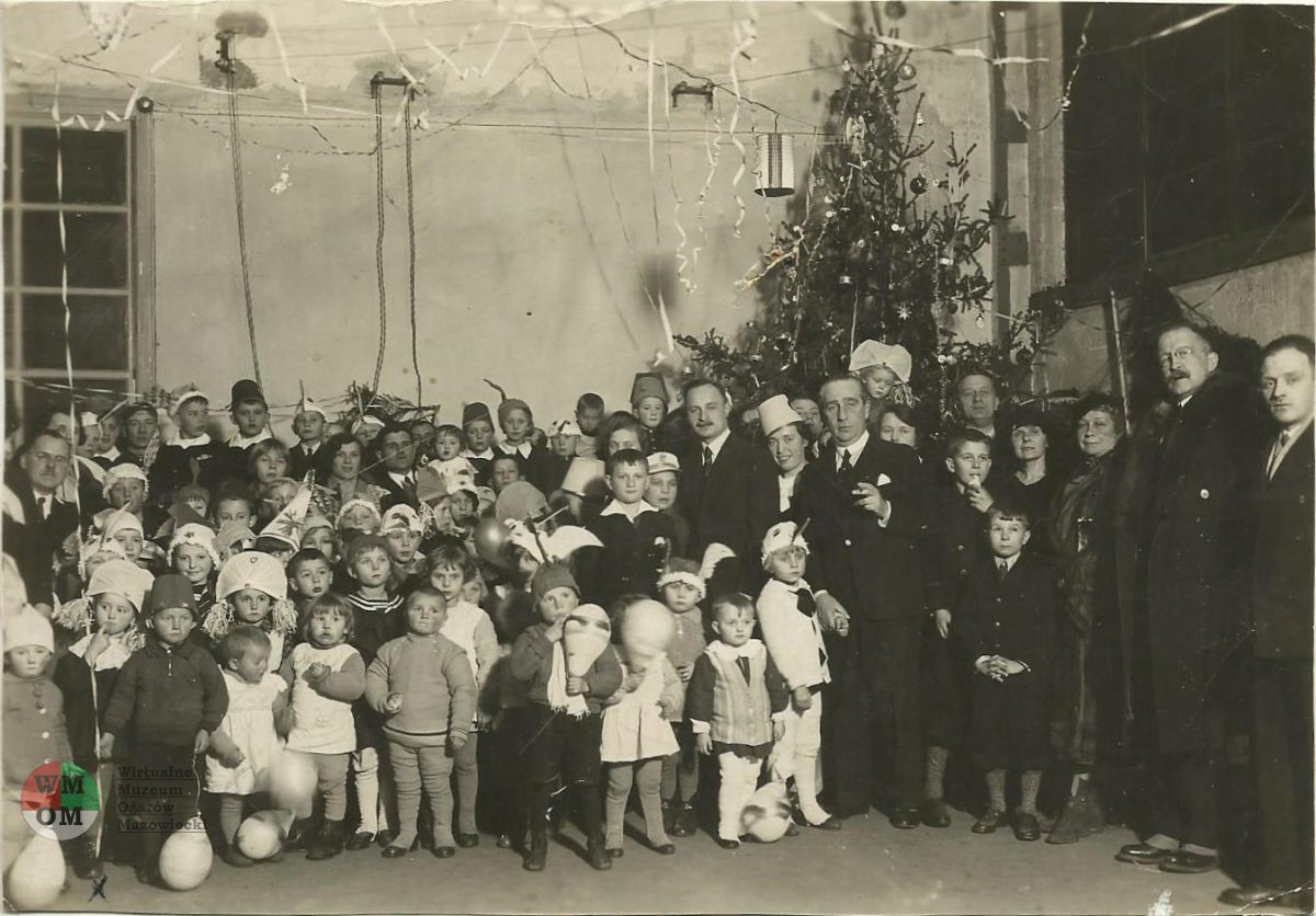 07-5-Choinka-noworoczna-dla-dzieci-pracowników-kabla-1932-r-1-S