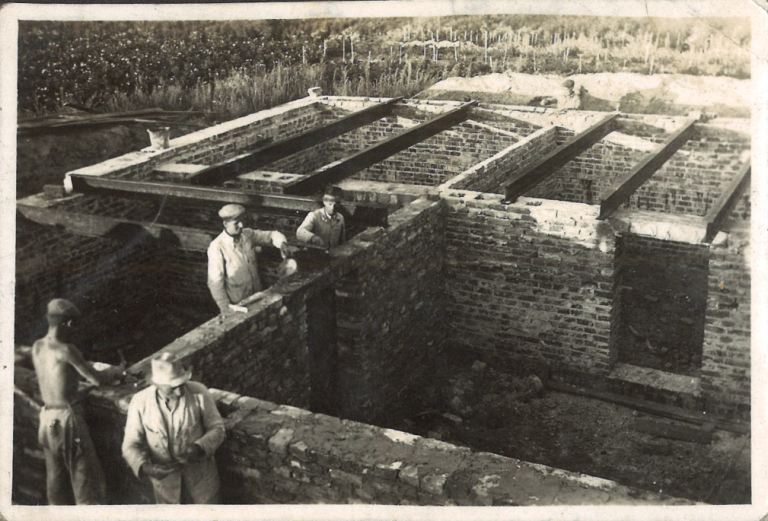 Budowa plebanii 1950 rok